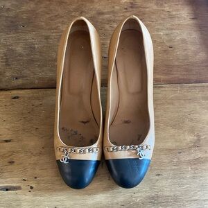 Chanel Leather Cap Toe Chain Accent Pumps